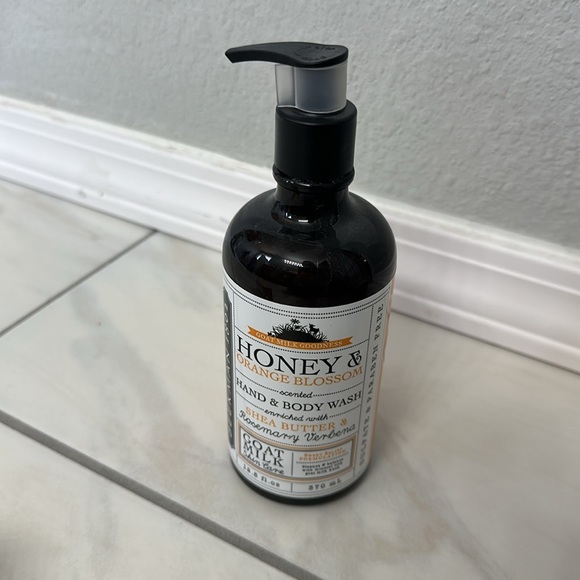 Two bars of Beekman Goat Milk soap and one liquid soap - Picture 4 of 5